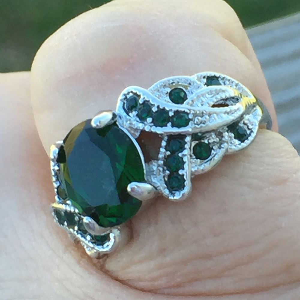 Emerald Green CZ multi green cz fashion ring - Picture 7 of 8